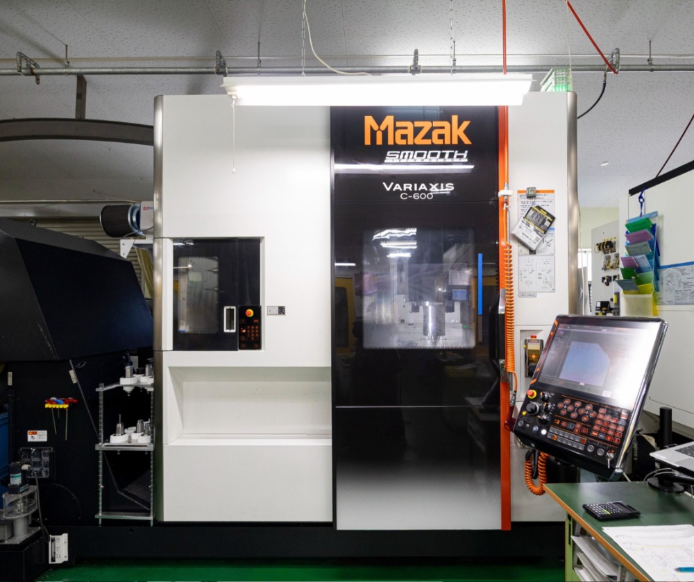 5軸マシニングセンタ　VARIAXIS